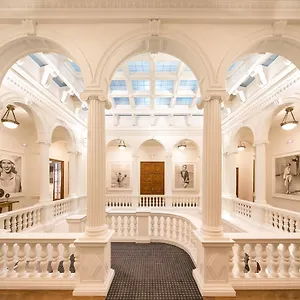 https://granvia.topbarcelonahotels.com